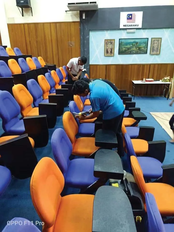 Cucian kerusi auditorium - Arfa Clean Kluang Johor