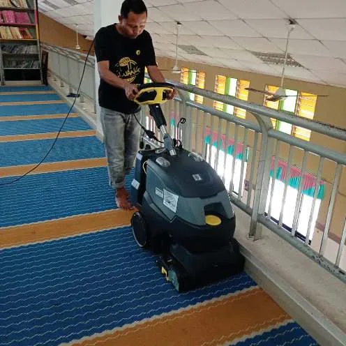 Mesin scrubber di dewan solat masjid - Arfa Clean Kluang Johor