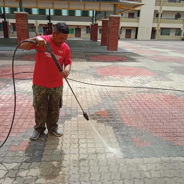 Pressure wash laluan berturap - Arfa Clean Kluang Johor