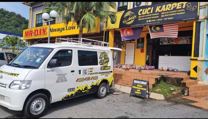 Premis Arfa Clean di Kluang dengan van operasi